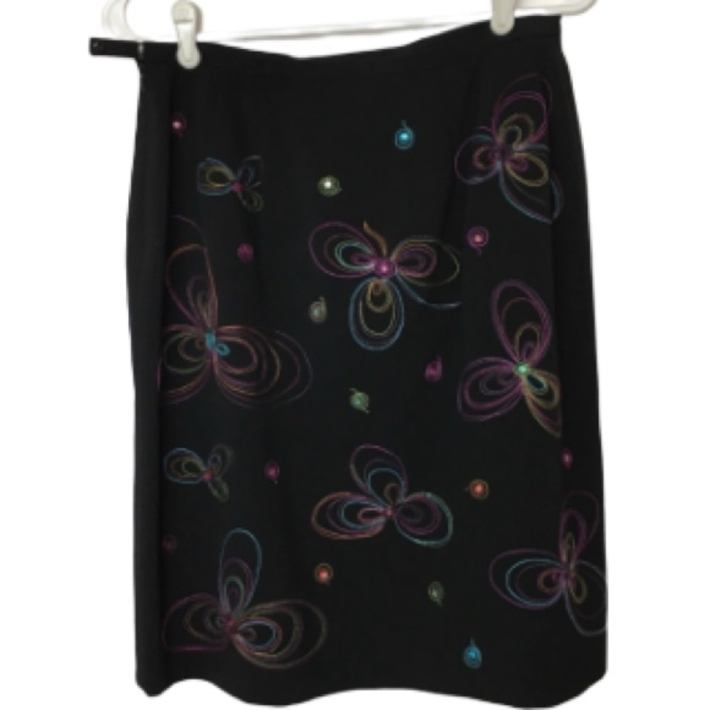 GRACE ELEMENTS Black w/ sewn embellishments 8P